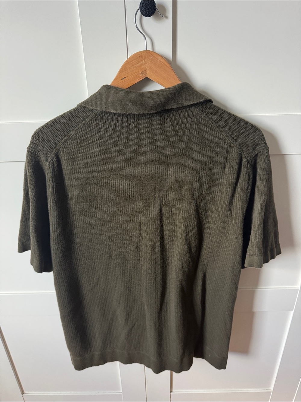 Banana Republic Men's Olive Short-Sleeve Knit Polo Shirt - Picture 2 of 3